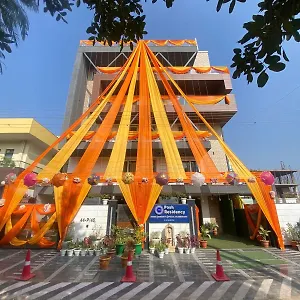 Posh Residency Huda Center Hotel